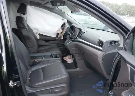 2018 Honda Odyssey Touring z USA, uszkodzony, nr VIN 5FNRL6H85JB000784